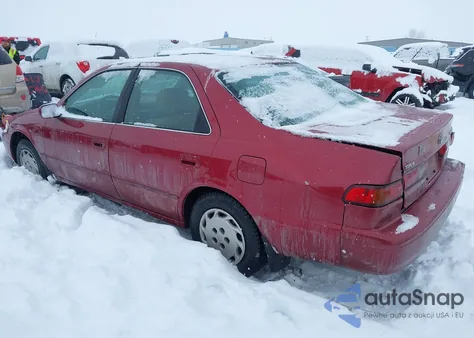 1998 Toyota Camry Le from USA, damaged, VIN JT2BG22K7W0110401